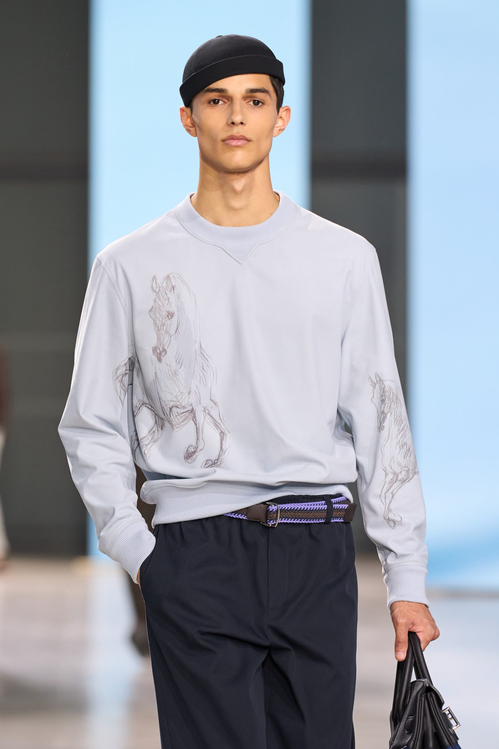 ออกท่องแดนเกาะสวรรค์แห่งการพักผ่อนไปกับ Hermès Spring-Summer 2025 ...