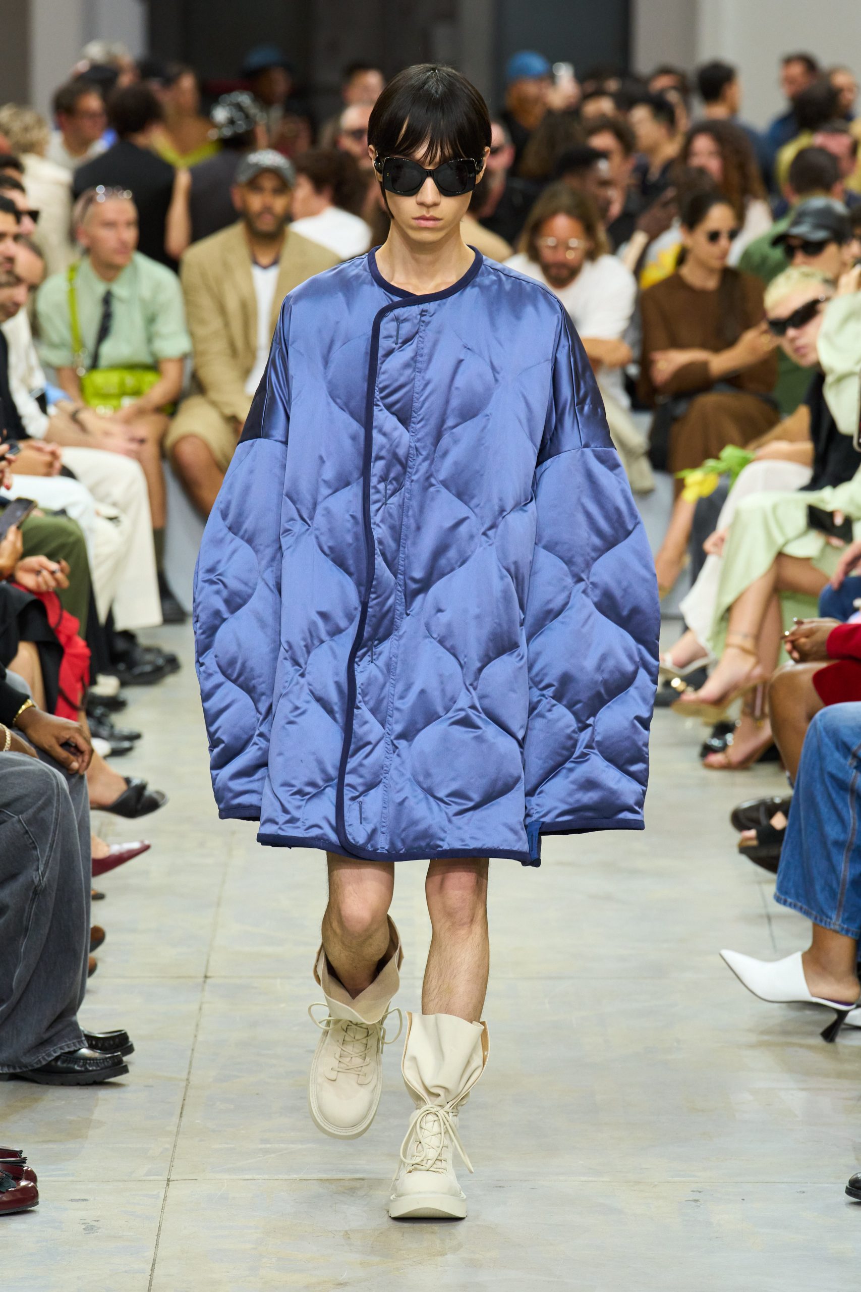 JW Anderson ส่งคอลเล็กชั่น Spring-Summer 2025 มาบอก ‘ฝันดี’ - ELLE Men ...