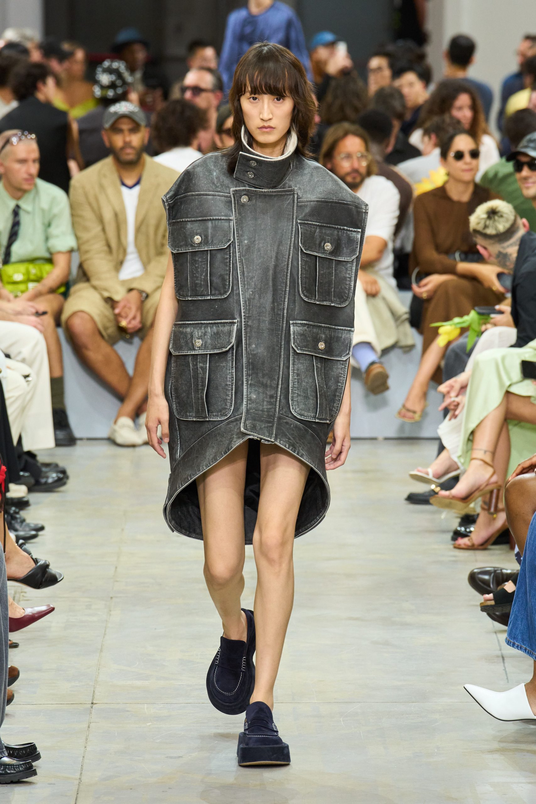 JW Anderson ส่งคอลเล็กชั่น Spring-Summer 2025 มาบอก ‘ฝันดี’ - ELLE Men ...
