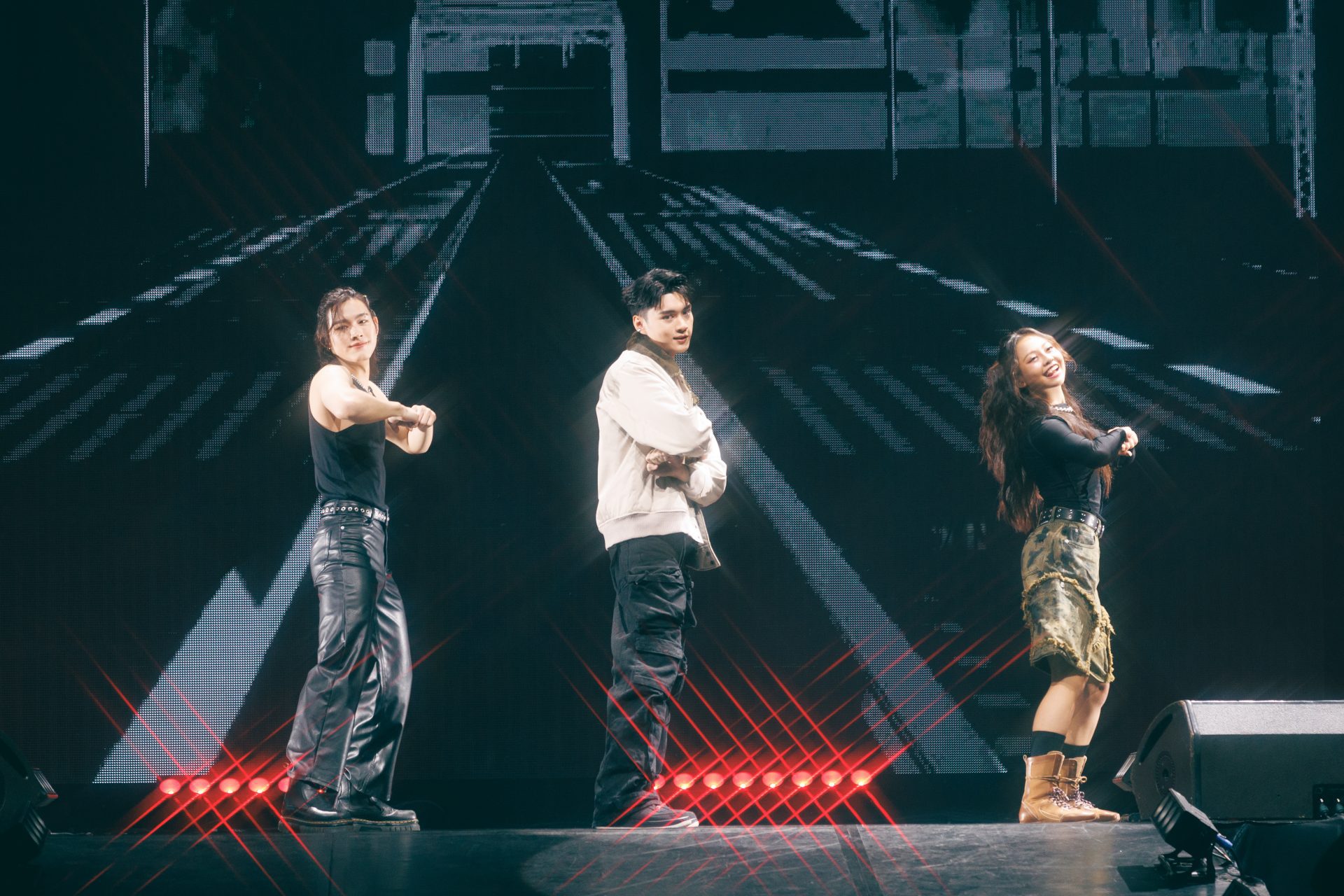 รวมภาพบรรยากาศงาน BeOnCloud LOUD & ROCK Countdown Party 2025 - ELLE Men ...